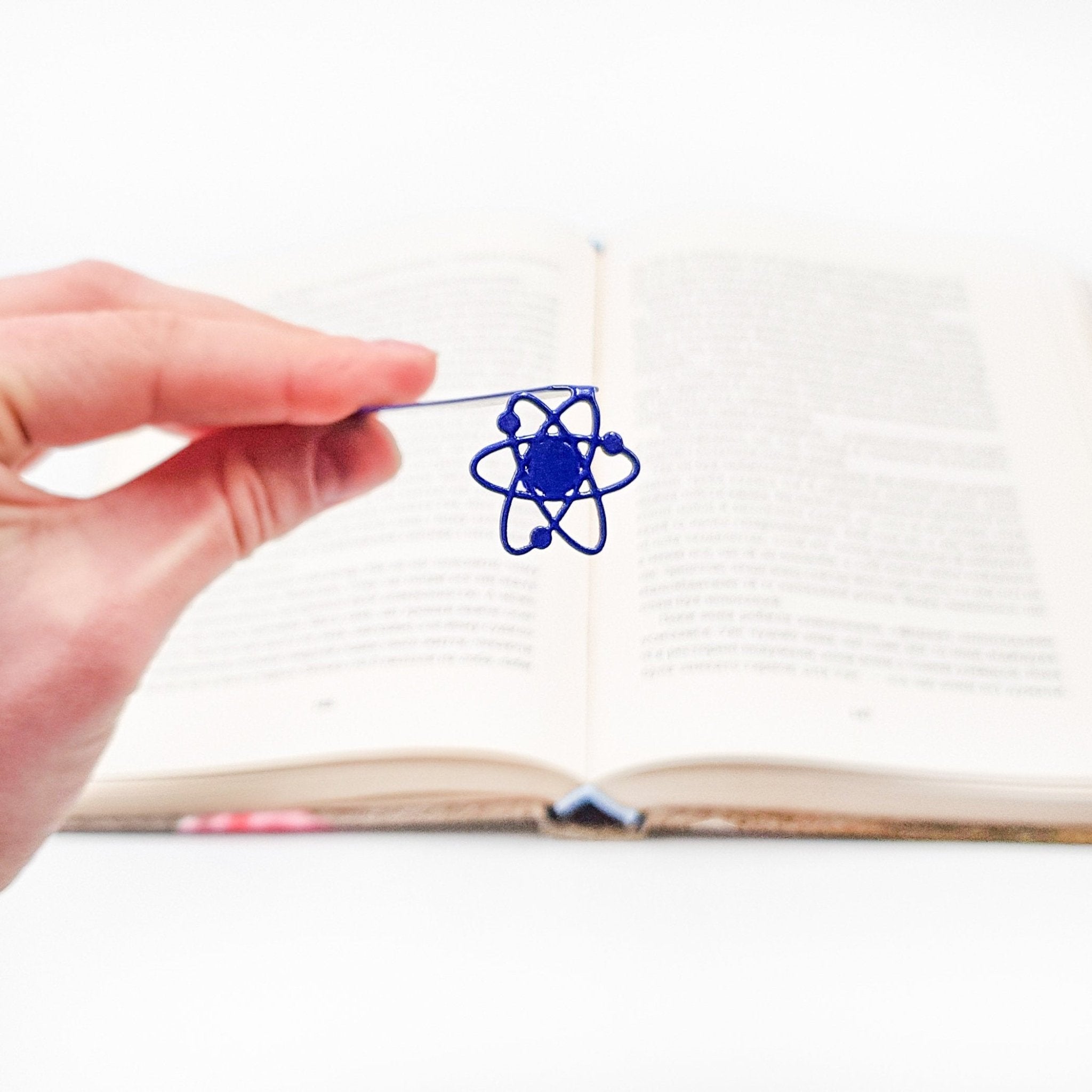 "Atom" Bookmark. - Atelier Article