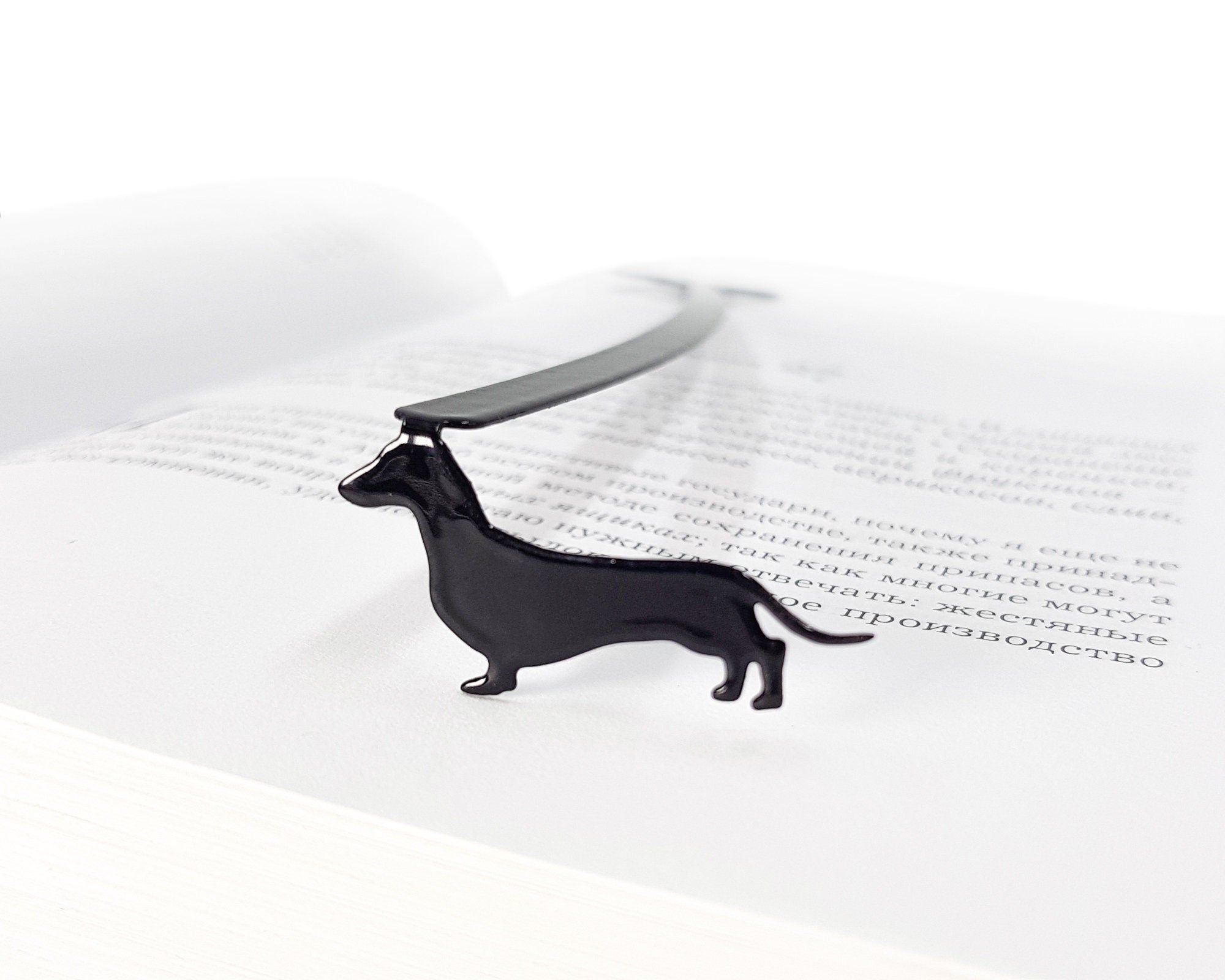 Dachshund Fan Bookmark - Small Bookish Gift for Best Friend, Dog Lovers and Book Club Party Favor - Atelier Article