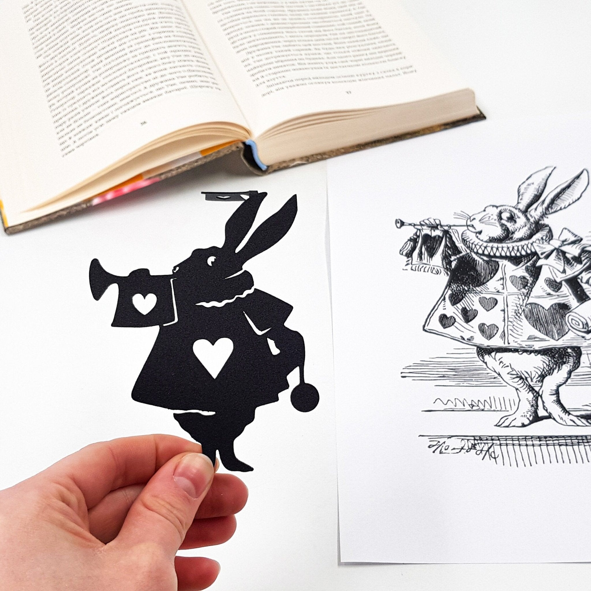 Bookmark "Alice in Wonderland - The Rabbit". - Atelier Article