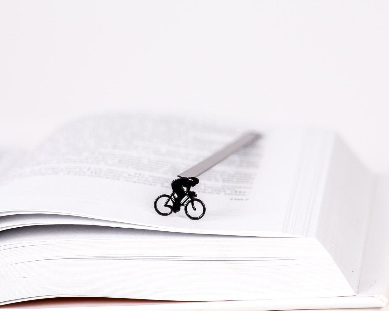 Bookmark "Bike Racing". - Atelier Article