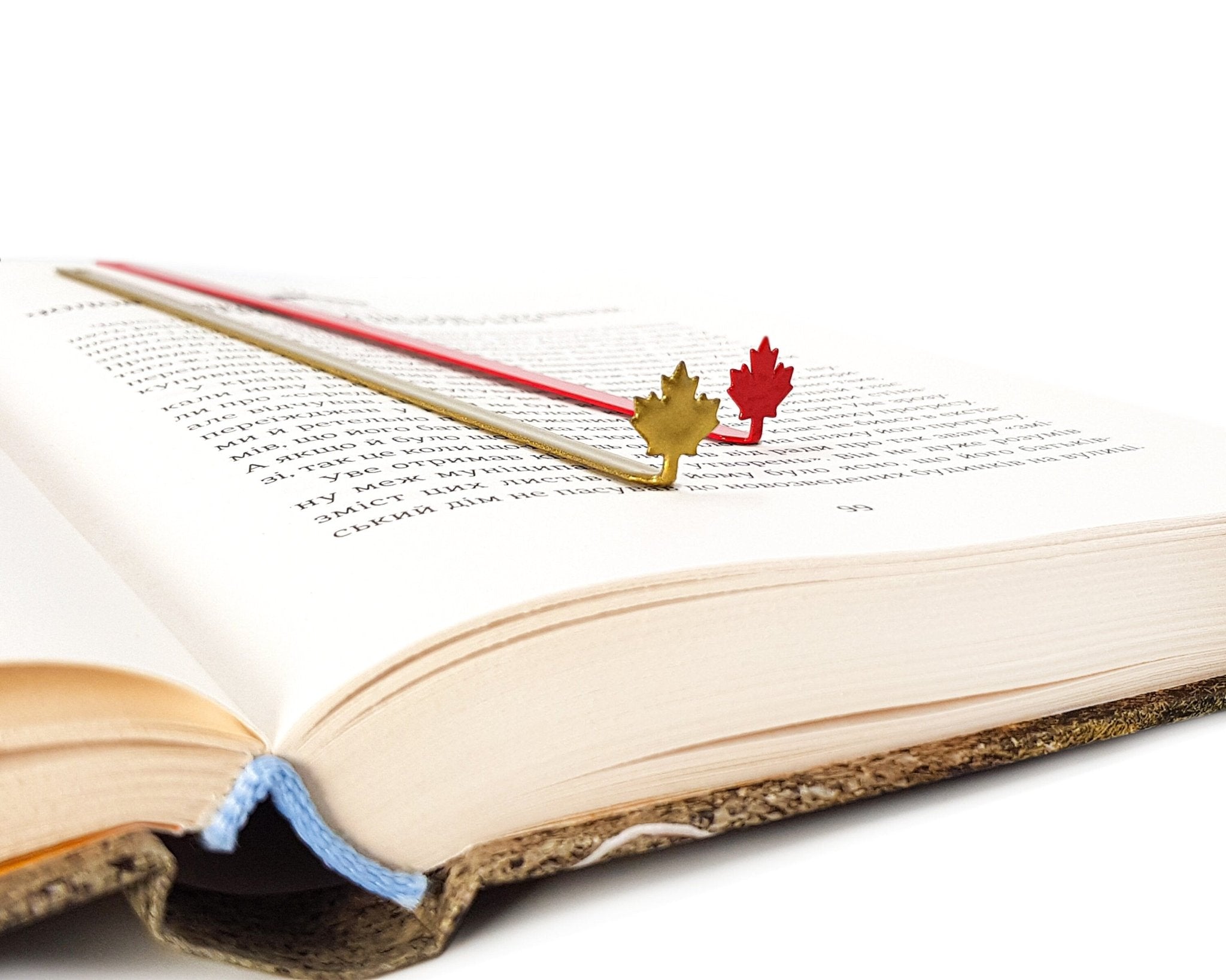 Canadian Maple Leaf Bookmark - Celebrate Canadian Pride with This Elegant and Iconic Design - Atelier Article