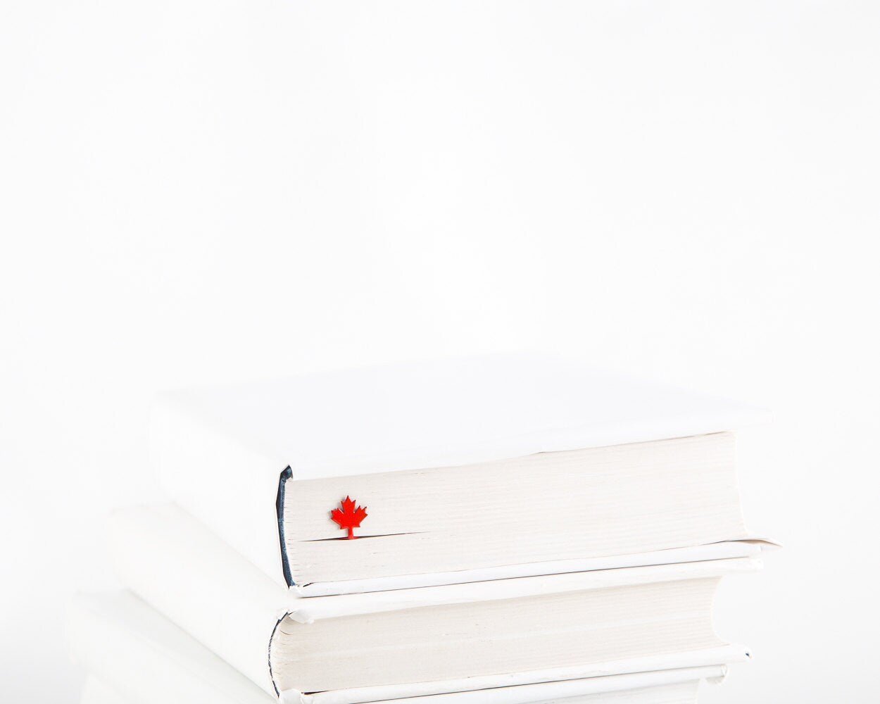 Canadian Maple Leaf Bookmark - Celebrate Canadian Pride with This Elegant and Iconic Design - Atelier Article