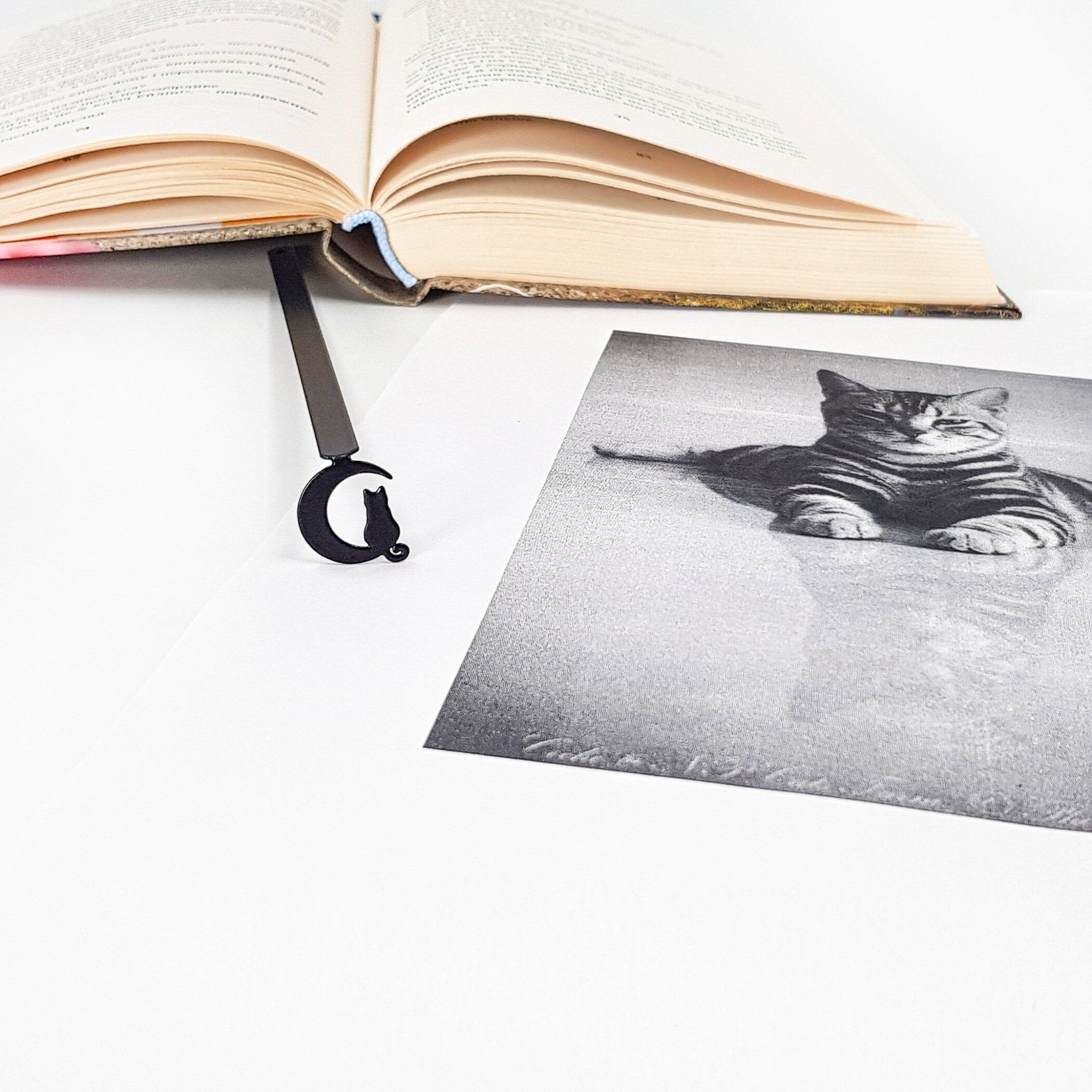 Bookmark "Cat on the Moon" - Atelier Article