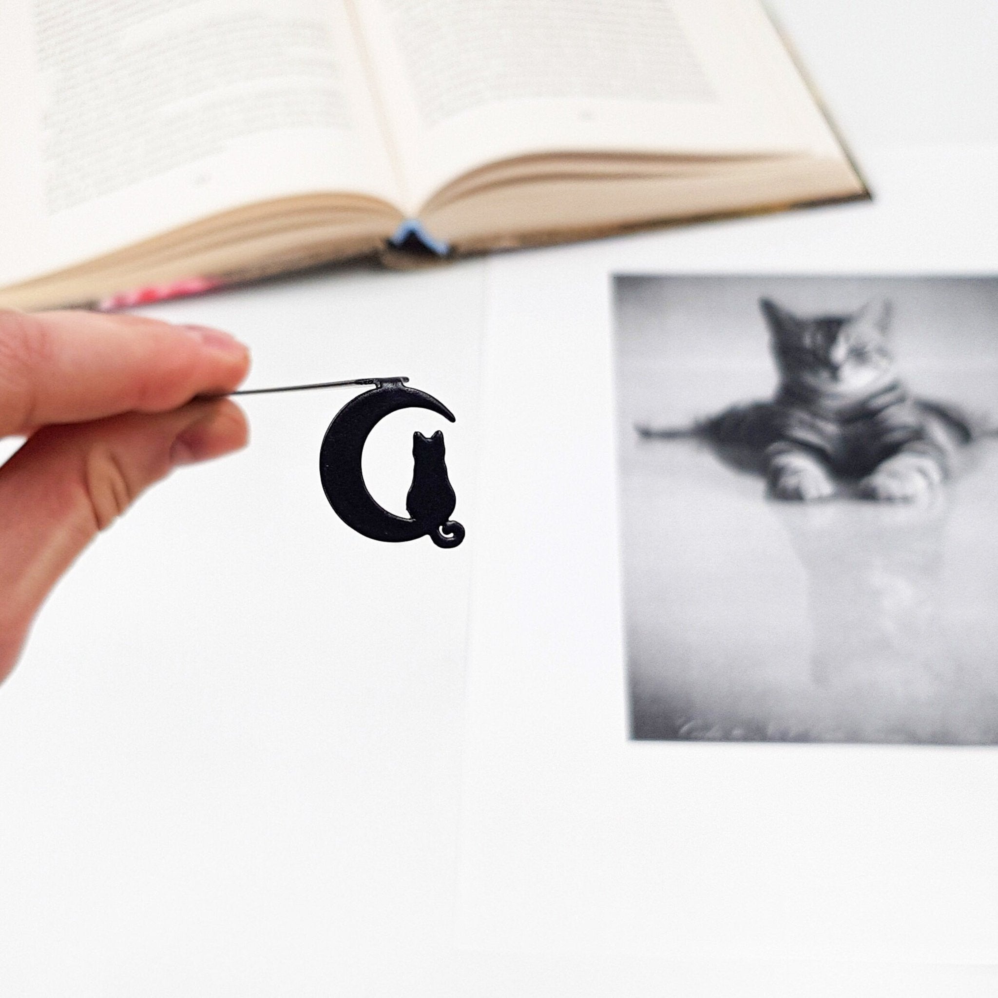 Bookmark "Cat on the Moon" - Atelier Article