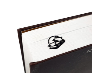 Bookmark "Fox Sleeping on the Books". - Atelier Article