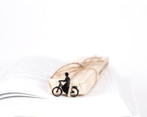 Lady on the Bike Bookmark - Elegant and Dynamic Design for Avid Readers and Cycling Enthusiasts - Atelier Article