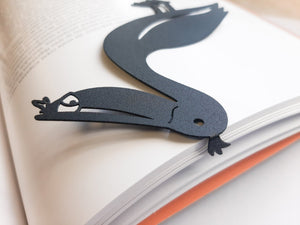 Pelican Bookmark - Graceful and Unique Design for Avid Readers and Nature Enthusiasts - Atelier Article