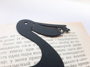 Pelican Bookmark - Graceful and Unique Design for Avid Readers and Nature Enthusiasts - Atelier Article