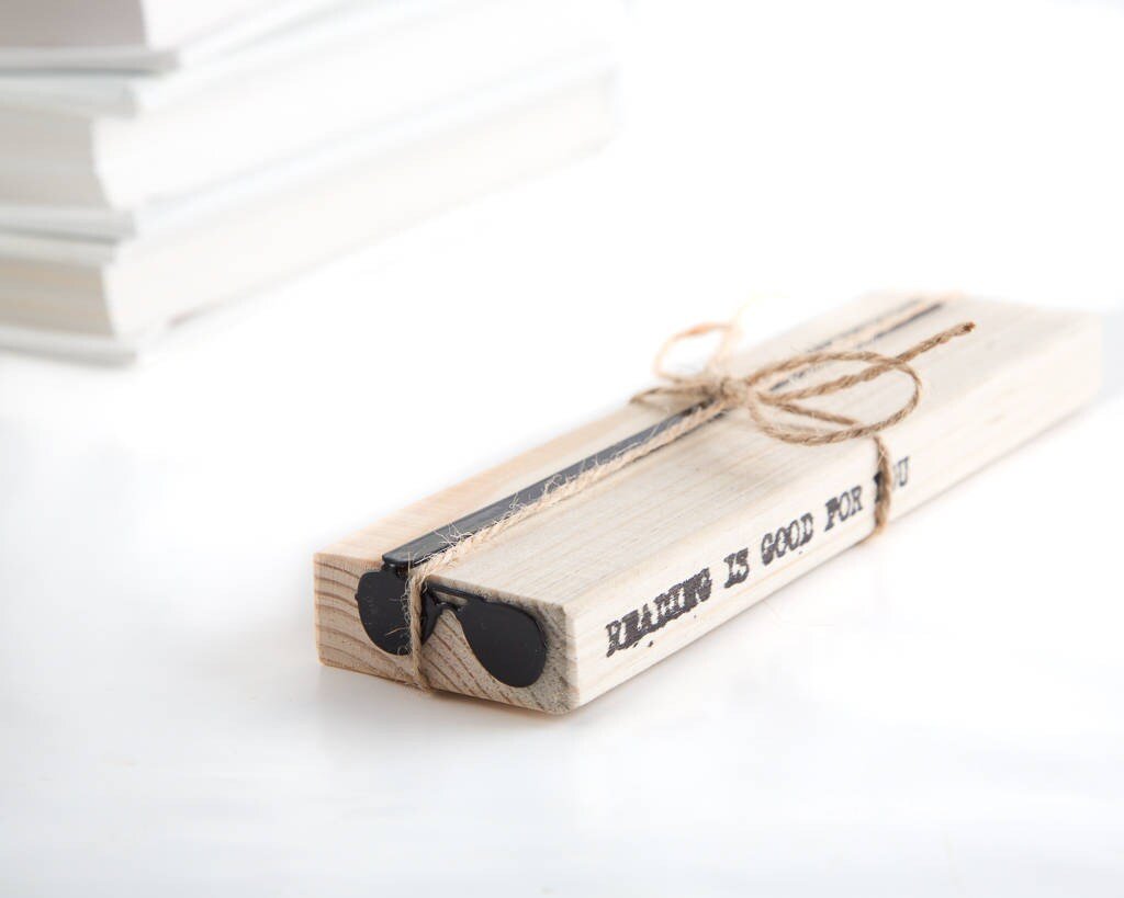 Bookmark "Police Sunglasses". - Atelier Article