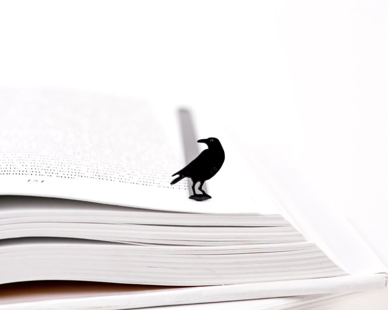 Bookmark "Raven." - Atelier Article