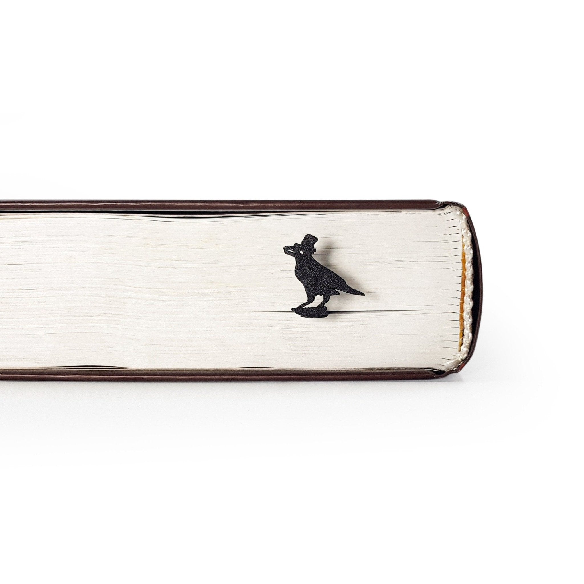 Raven in High Hat Bookmark - Small Bookish Gift for Avid Readers and Dark Academia Admirers - Atelier Article