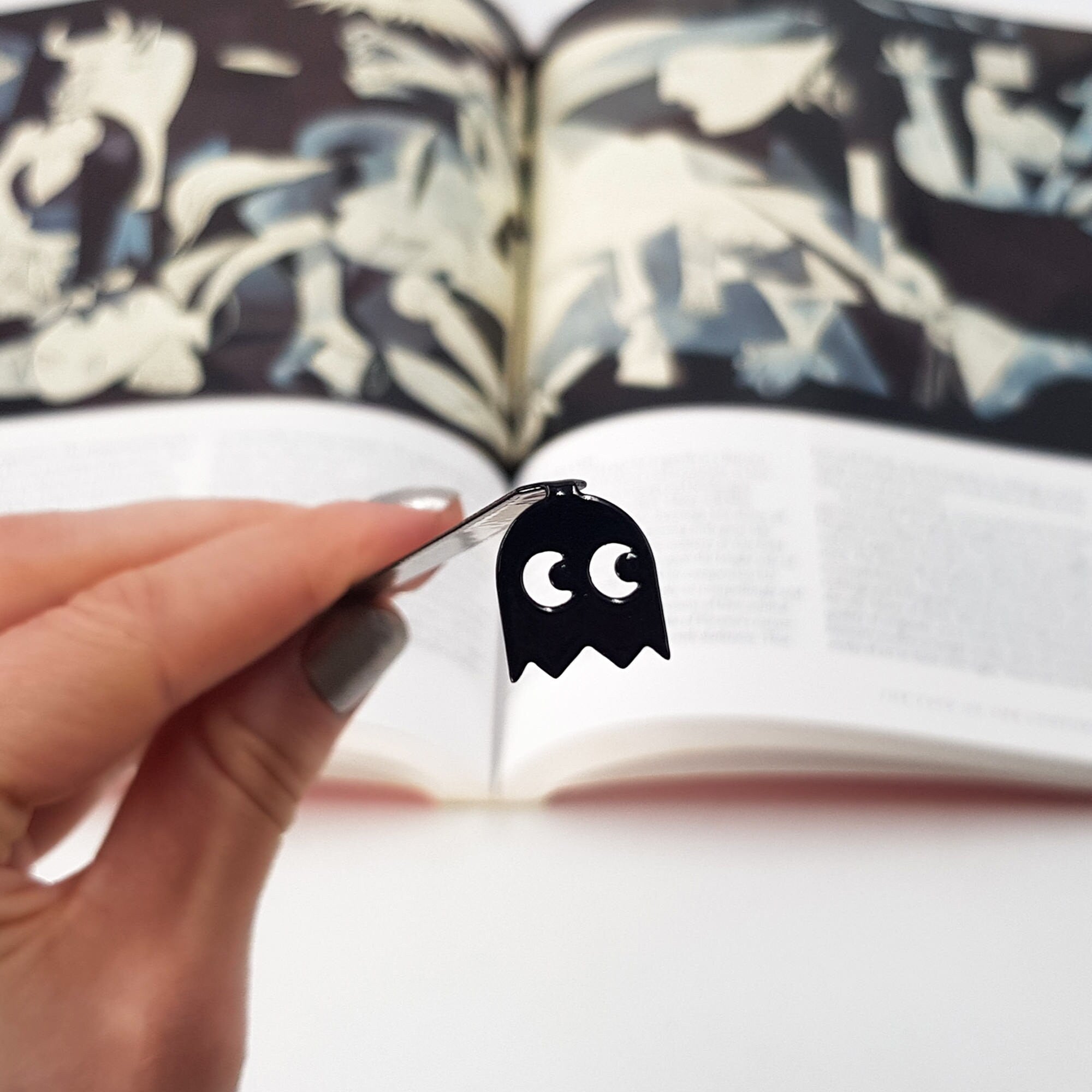 Bookmark "Retro Ghost". - Atelier Article