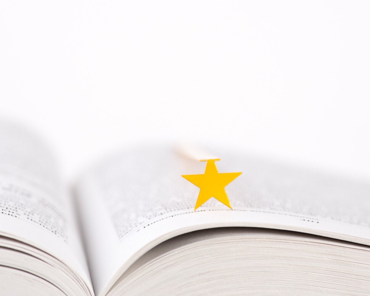 Bookmark "Yellow Star". - Atelier Article