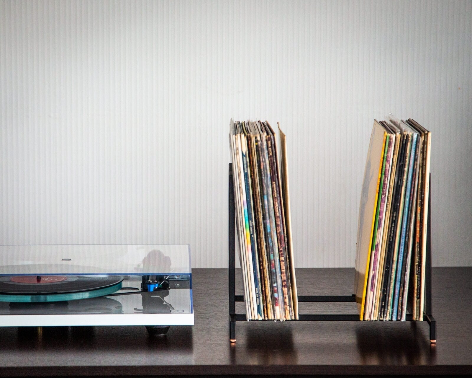 Premium Quality Hand-Welded Desktop Vinyl Record Stand black on Copper Feet - Atelier Article