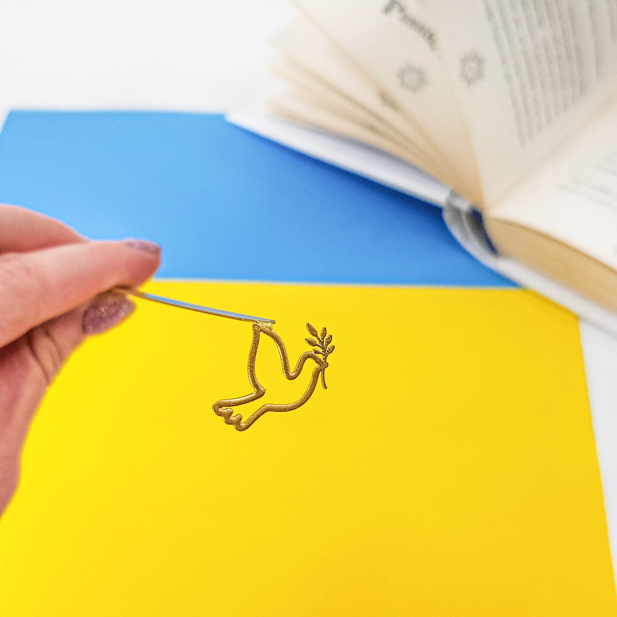 "Dove of Peace" Bookmark. - Atelier Article