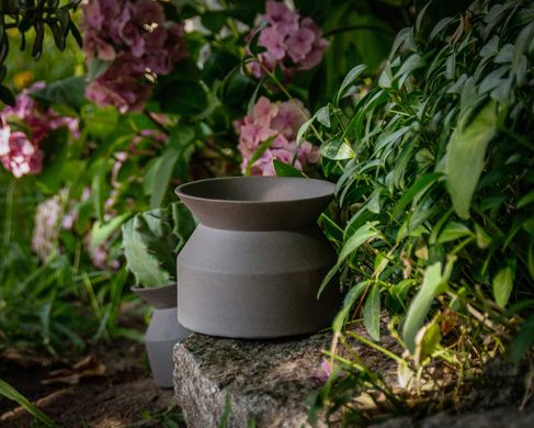 Simple minimalist Scandinavian style clay flower pot // succulent perfect // free shipping, Dark gray