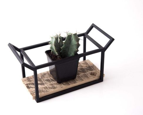 Wire plant holder // plant pot stand by Atelier Article, Black