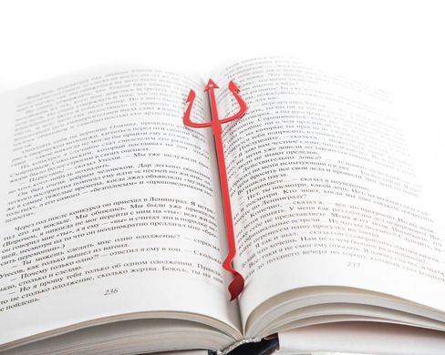 Metal bookmark "Devil's Trident" by Atelier Article, Red