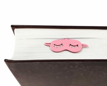 Pink metal bookmark Sleep mask