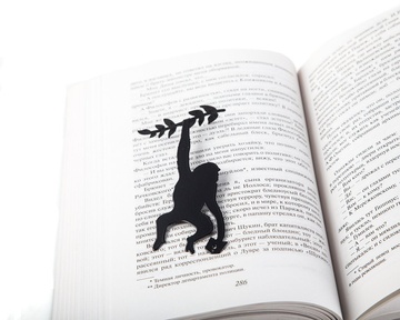 Metal bookmark for books "Library in the jungle" by Atelier Article, Black