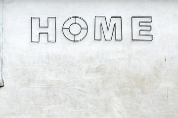Metal wire sign "HOME" by Atelier Article, Black