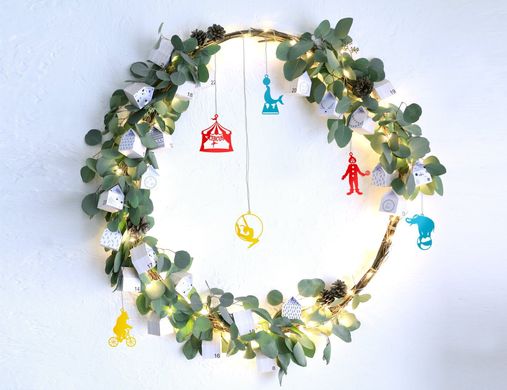 Minimalistic Christmas ornaments // Circus i// by Atelier Article, Assorted