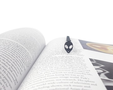 Metal Bookmark Alien Head, Black