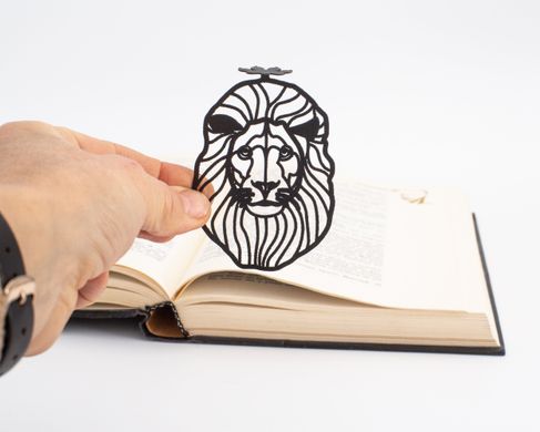 Metal bookmark Lion's head by Atelier Article, Black