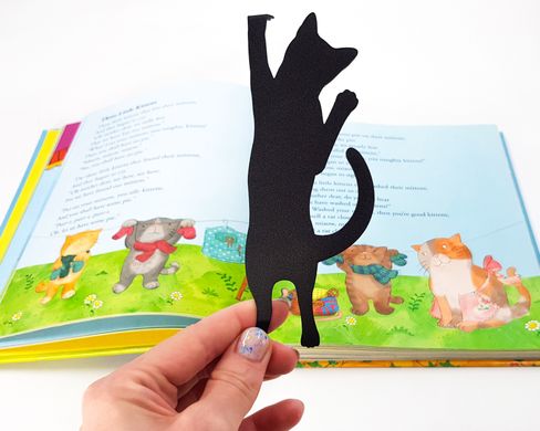 Metal bookmark "Cat got stuck" by Atelier Article, Black