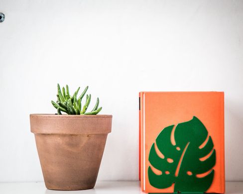 Bookends "Monstera" Botanica series of bookends by Atelier Article, Green
